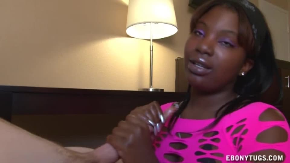 Black woman gives a great handjob - PornDig.com